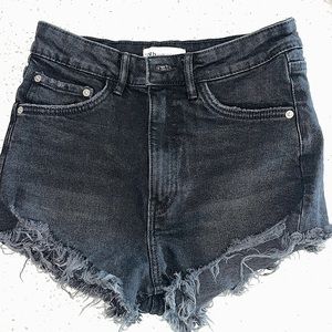 Zara High-Waisted Curved Denim Shorts TRF, Color Black Size USA 2